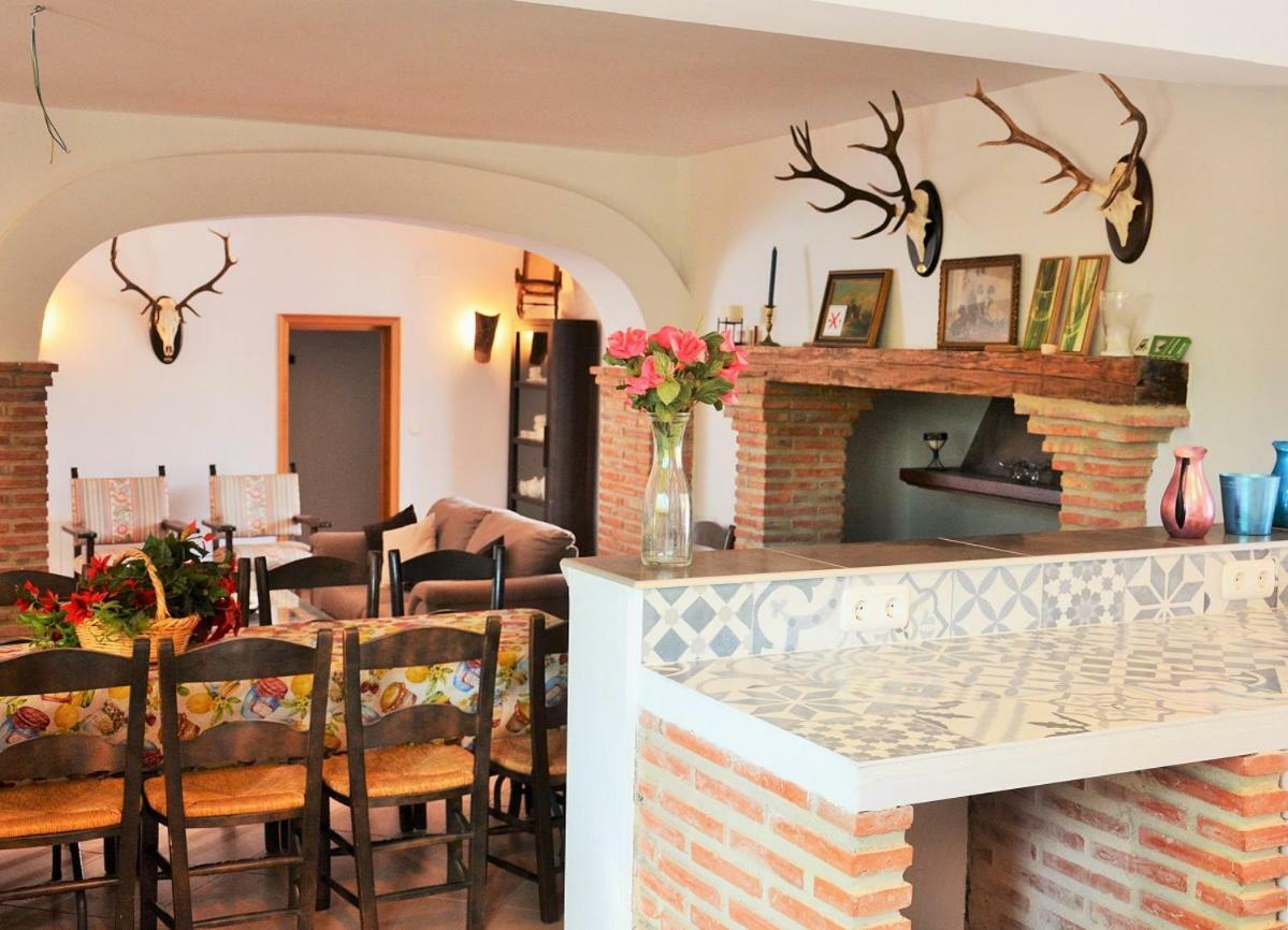 Santa Marta Complejo Rural Con Pista De Padel Guest House Archidona Exterior photo